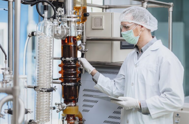 Skuteczne rozwiązywanie awarii w systemie destylacji wody farmaceutycznej