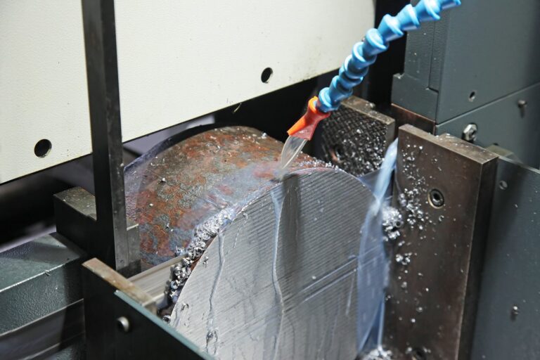 Jak wyeliminować usterki w systemie chłodzenia maszyn CNC