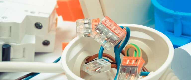 Kiedy warto wymienić starą instalację elektryczną na nową?