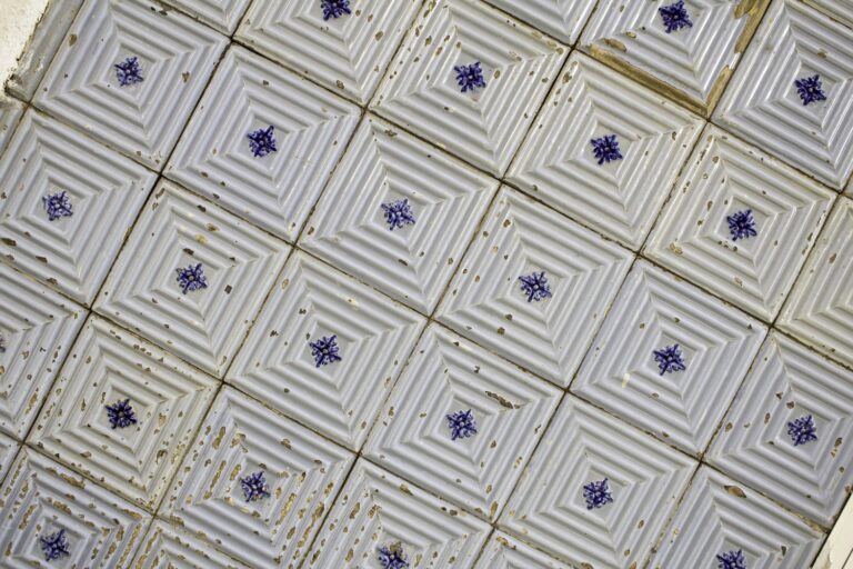Wybór i montaż płytek ceramicznych – kompleksowy poradnik dla klientów