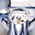 Co oznacza niski poziom wody w ekspresie do kawy?