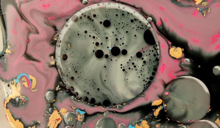 Dlaczego pralka zostawia plamy na ubraniach?