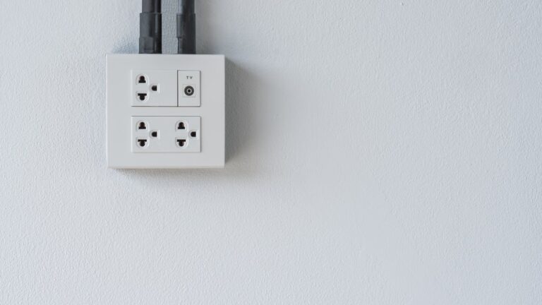 Jak wybierać gniazda elektryczne dla różnych typów instalacji