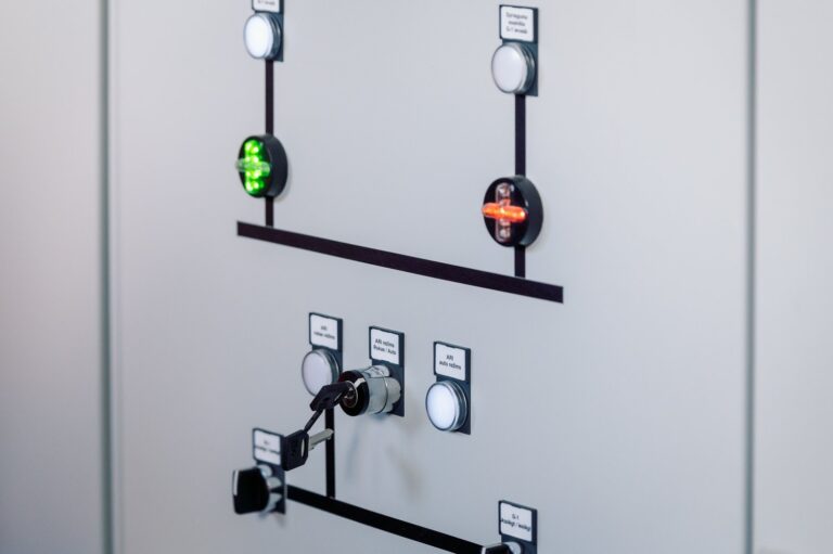 Jak wybrać odpowiednie systemy mocowania rur w instalacjach hydraulicznych