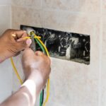 Przewodnik po wyborze i montażu łączników jednobiegunowych w instalacjach elektrycznych