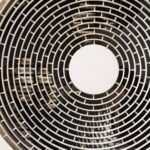 Co oznacza spadek mocy wentylatora łazienkowego podczas pracy?