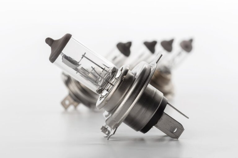 Dlaczego żarówka halogenowa szybko się przepala?