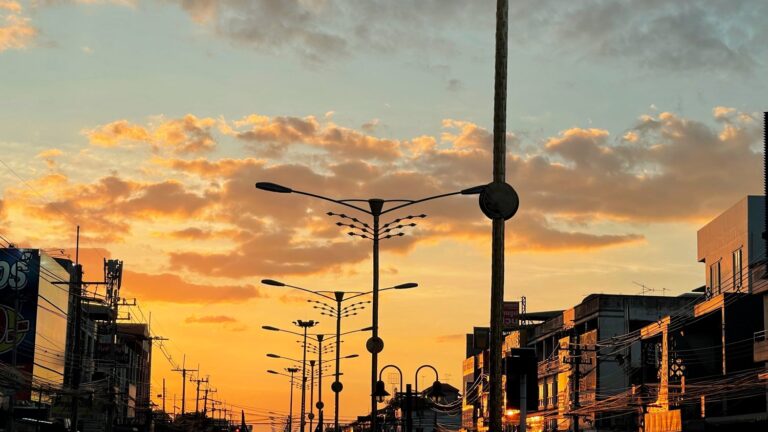 Jak wybrać odpowiedni słup oświetleniowy do każdego projektu